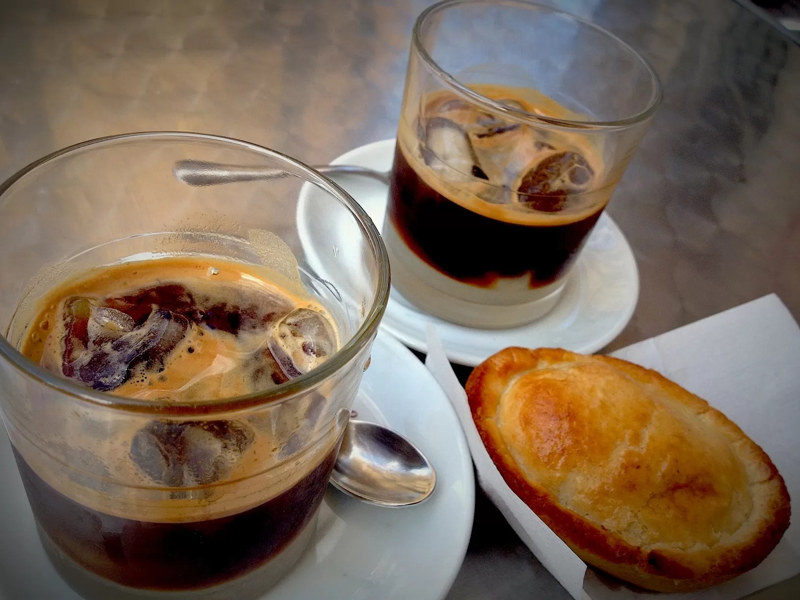 caffè nelle regioni italiane: caffè con latte di mandorla puglia salento